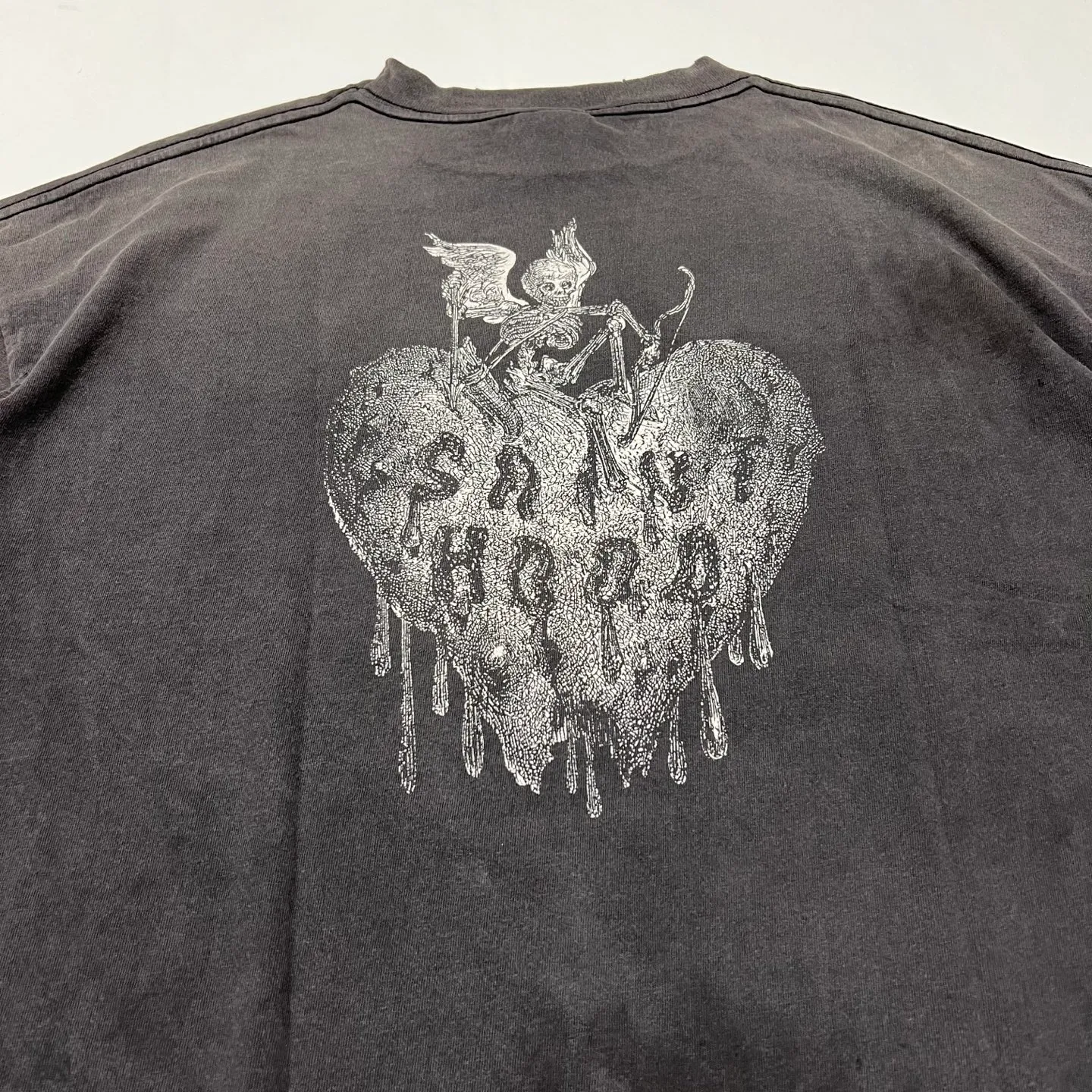 SAINT Mxxxxxx × NEIGHBORHOOD STHD . SS TEE FEARLESS/BLK NBHD Takizawa Shinsuke co-branded whiskey label/love skull angel distressed short sleeves washed black S-XL tube weave without side seam fabric ready-made Assute dyeing custom-woven NBHD co-branded main mark washed mark truly correct version top-level printing process restoration distressed treatment